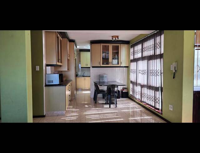 3 BEDROOM APARTMENT FOR SALE IN BEREA